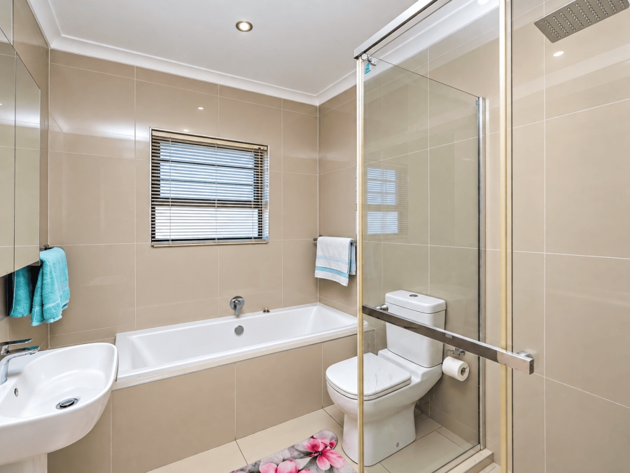 3 Bedroom Property for Sale in Protea Heights Western Cape
